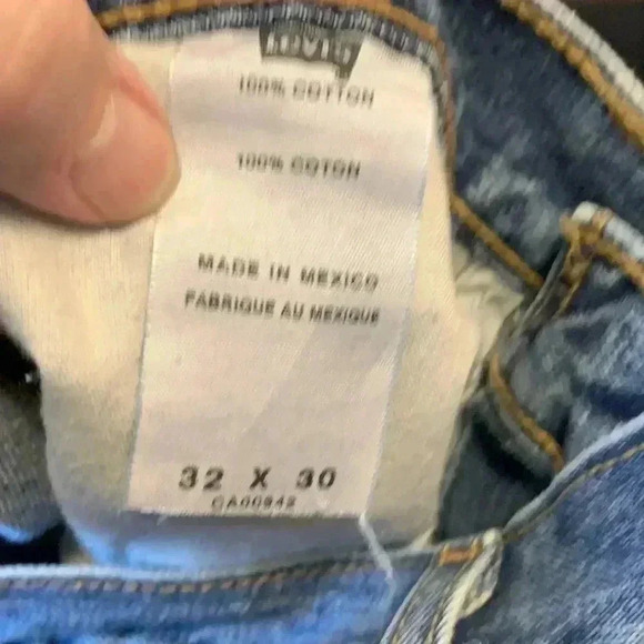 Levi’s Jeans 32  by 30 relaxed straight fit, GUC - Picture 7 of 7